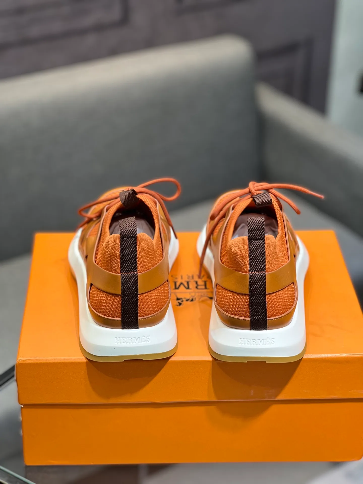 💰¥720 HERMES Men’s rest sneakers! -High-end quality original casual sports shoes -Upper: high nappa calfskin, forging technology, knitted fabric, shoe brand webbing, injection molded brand logo -Inner: foot pad; water-dyed cowhide -Outsole: ultra-light TPU·rubber; two-color molded outsole -Ultra-high quality control·fine workmanship: highlighted (high-end·luxury·grade) Size: 38-44 (45 46 customized)